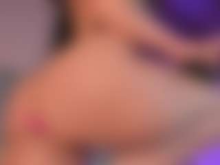 Live cam show with Sari Garcia - Brown Hair Teen (18+) on Hubzter Live