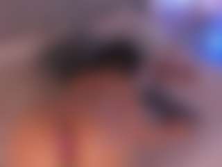 Live cam show with Sari Garcia - Curvy Teen (18+) on Camsoda