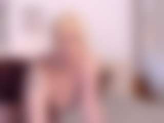 Live cam show with marshmellouw - Riding on Camsoda