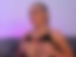 Live cam show with sarahowens - Shaved Pussy on Camsoda