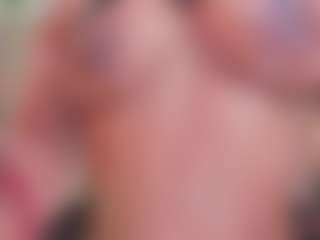xcarlet milf's Live Sex Cam Show