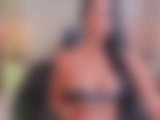 xcarlet milf's Live Sex Cam Show
