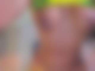 xcarlet milf's Live Sex Cam Show