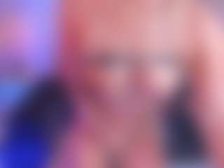 xcarlet milf's Live Sex Cam Show