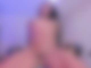 xcarlet milf's Live Sex Cam Show