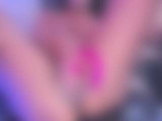 xcarlet milf's Live Sex Cam Show