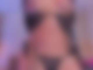xcarlet milf's Live Sex Cam Show