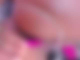 xcarlet milf's Live Sex Cam Show