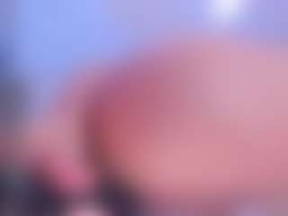 xcarlet milf's Live Sex Cam Show
