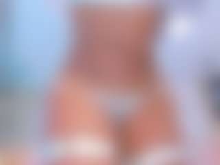 xcarlet milf's Live Sex Cam Show