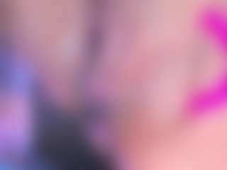 xcarlet milf's Live Sex Cam Show