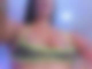 xcarlet milf's Live Sex Cam Show