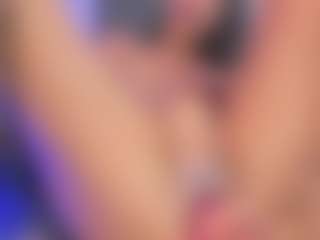 xcarlet milf's Live Sex Cam Show