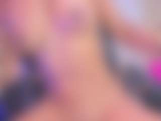 xcarlet milf's Live Sex Cam Show