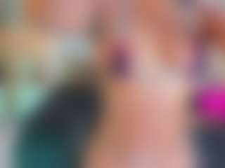 xcarlet milf's Live Sex Cam Show