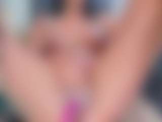 xcarlet milf's Live Sex Cam Show