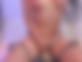 xcarlet milf's Live Sex Cam Show