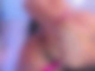 xcarlet milf's Live Sex Cam Show