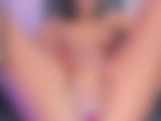 xcarlet milf's Live Sex Cam Show