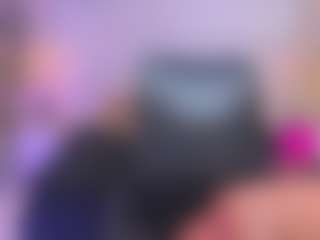 xcarlet milf's Live Sex Cam Show