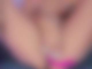 xcarlet milf's Live Sex Cam Show