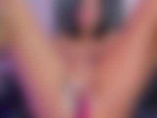 xcarlet milf's Live Sex Cam Show