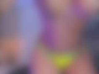 xcarlet milf's Live Sex Cam Show