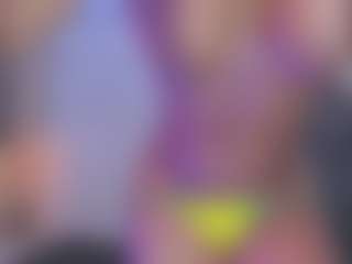 xcarlet milf's Live Sex Cam Show