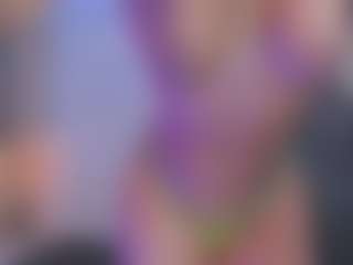 xcarlet milf's Live Sex Cam Show