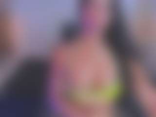xcarlet milf's Live Sex Cam Show