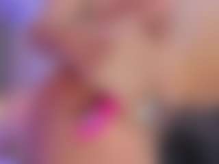 xcarlet milf's Live Sex Cam Show
