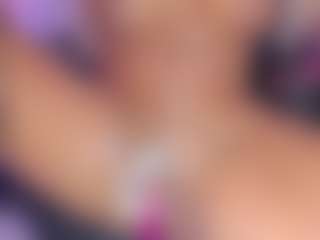 xcarlet milf's Live Sex Cam Show