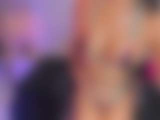 xcarlet milf's Live Sex Cam Show