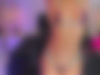 xcarlet milf's Live Sex Cam Show