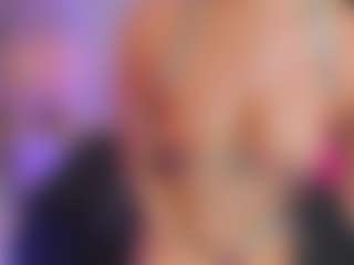 xcarlet milf's Live Sex Cam Show