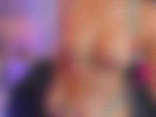 xcarlet milf's Live Sex Cam Show