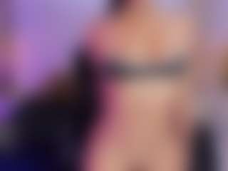 xcarlet milf's Live Sex Cam Show