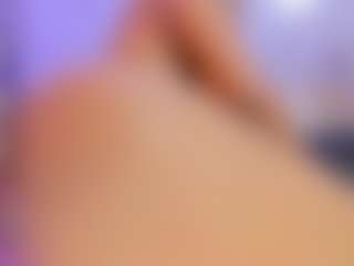 xcarlet milf's Live Sex Cam Show