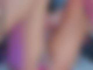 xcarlet milf's Live Sex Cam Show