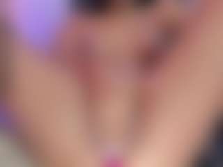 xcarlet milf's Live Sex Cam Show