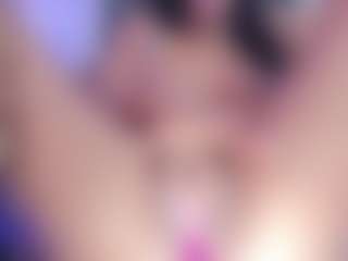 xcarlet milf's Live Sex Cam Show