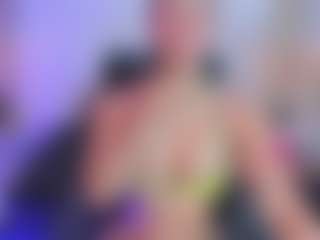 xcarlet milf's Live Sex Cam Show