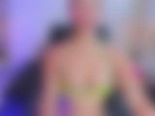 xcarlet milf's Live Sex Cam Show