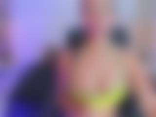 xcarlet milf's Live Sex Cam Show