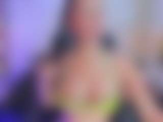 xcarlet milf's Live Sex Cam Show