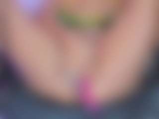 xcarlet milf's Live Sex Cam Show