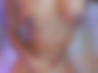 xcarlet milf MILF webcam performer live streaming