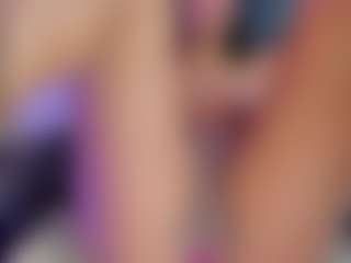 xcarlet milf's Live Sex Cam Show