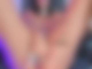 xcarlet milf's Live Sex Cam Show