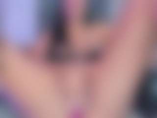xcarlet milf's Live Sex Cam Show